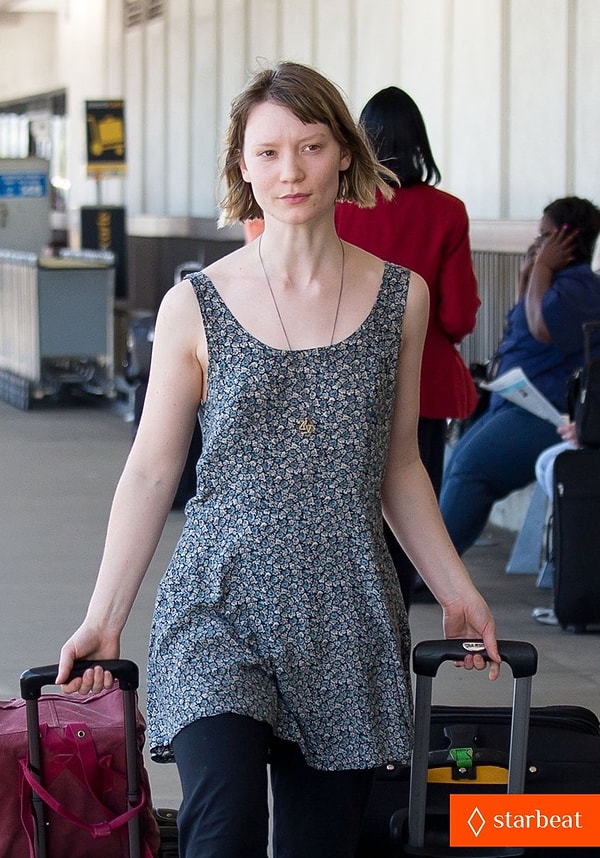 2. Миа Васиковска