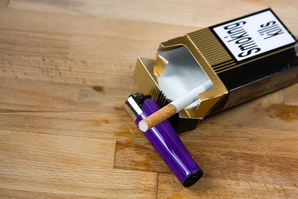 10. Последнюю сигарету из чужой пачки брать нельзя