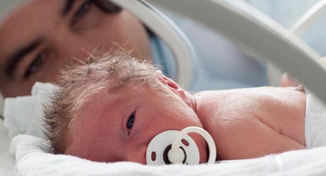 Sherwood Washburn, bu soruna obstetrik (gebelikle ilgili) açmaz adı vermiş.