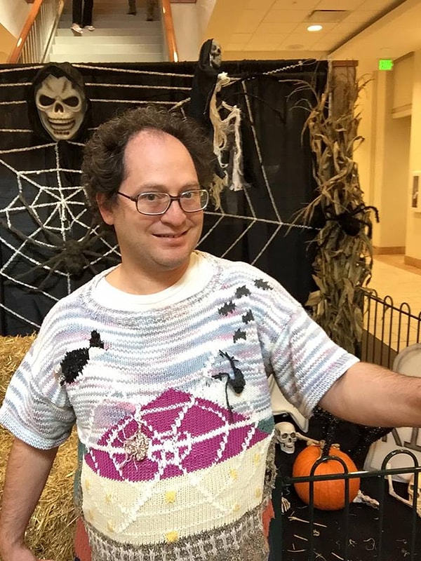 12. Или, как здесь, интерьер какого-либо музея или места, связанного с поездкой.