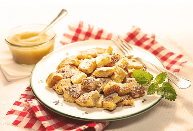 Kaiserschmarrn, bir çeşit Alman lokması.