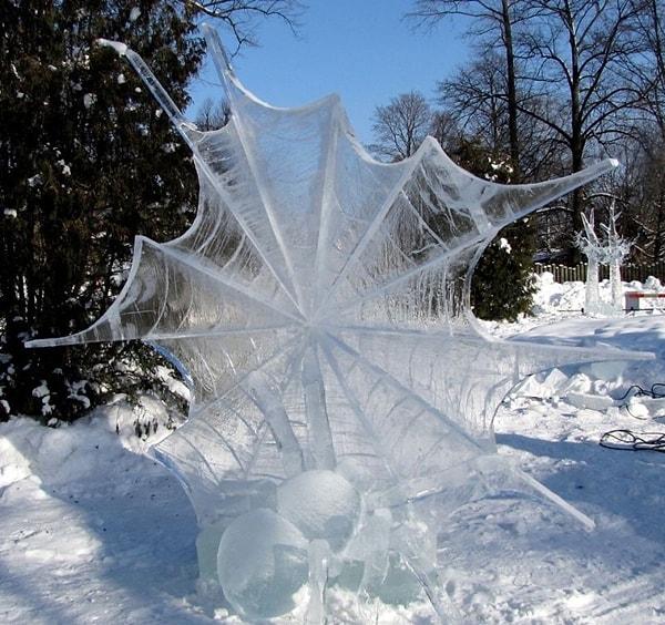 7. Buzdan örümcek ağı mı?