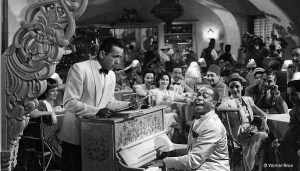 5. Casablanca filmiyle özdeşleşen ve hatta neredeyse filmin önüne geçmiş olan "Play it again Sam" diye bir replik aslında filmde yok.