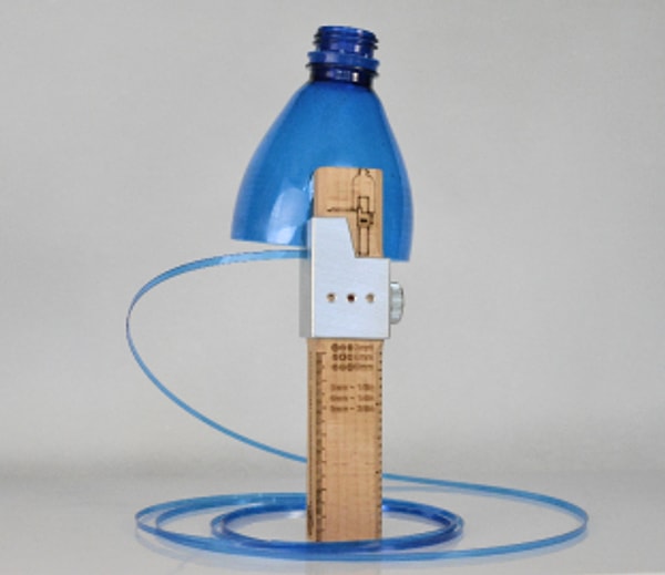 12. Режущий инструмент, который превратит пластиковые бутылки в многоразовые пластиковые ленты