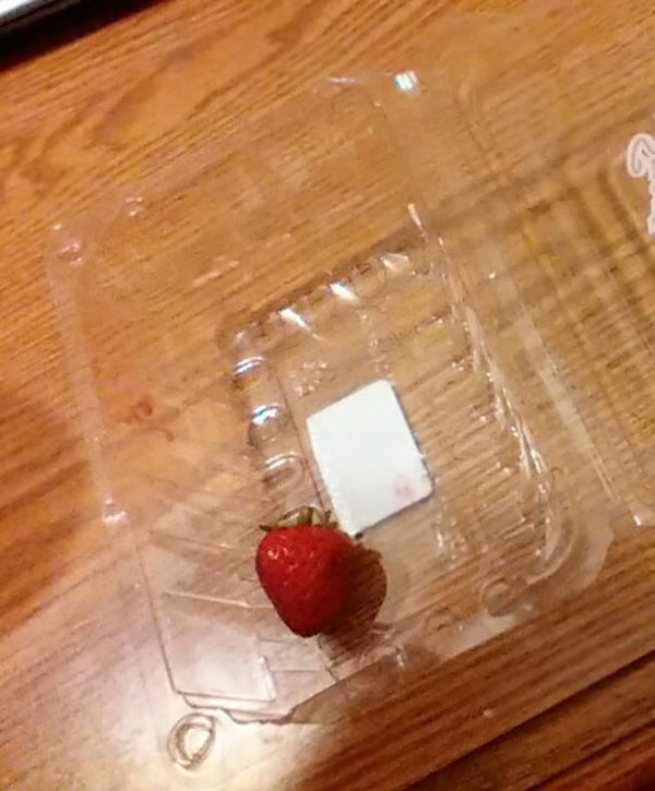 17. "Сказал детям не съедать всю клубнику... Что ж, они хотя бы услышали меня!"