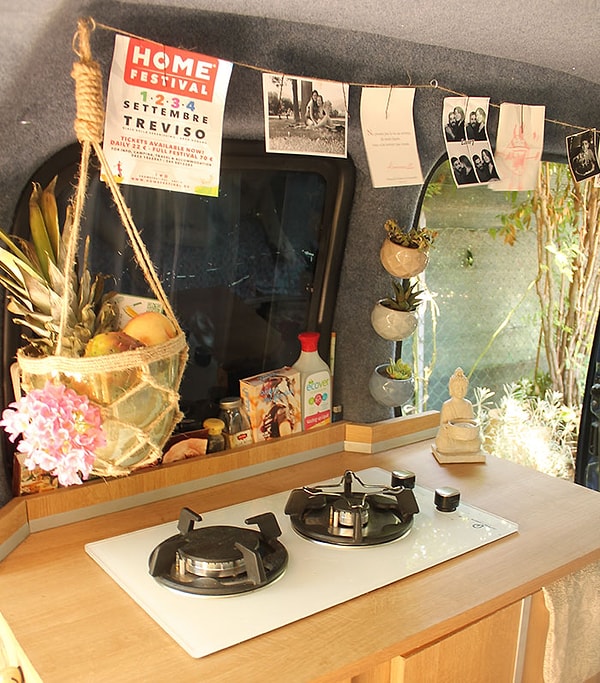 10. И у нее даже есть маленькая кухонька