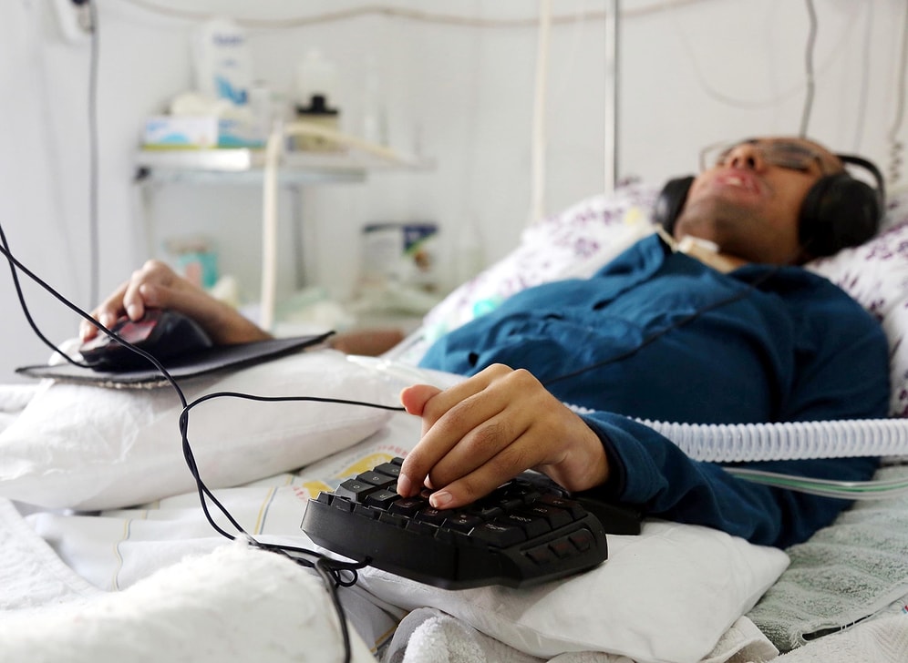 Azmin Zaferi: Hawking'i Örnek Alan Muammer'in Engel Tanımayan Başarı Hikâyesi