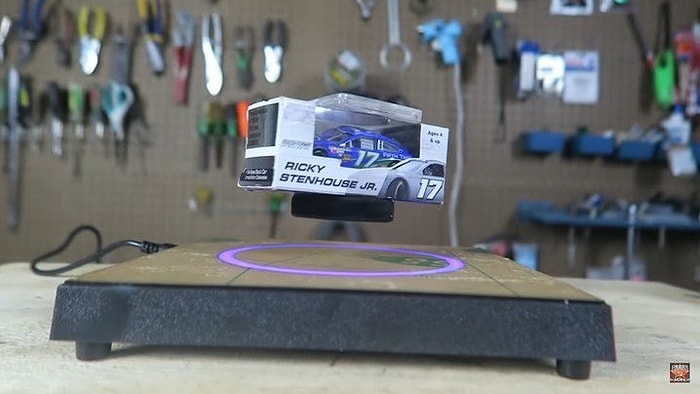 Yer Çekimine Meydan Okuyup Cisimleri Havada Durduran Alet