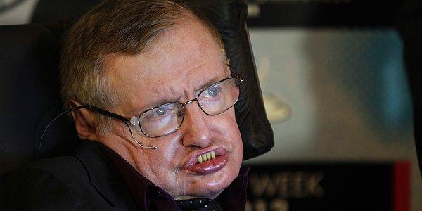 Uyumadığı zamanlarda vaktini bilgisayarla geçiren Muammer Ersin, Stephen Hawking'i hayatının en önemli kilometre taşlarından biri olarak kabul ediyor.
