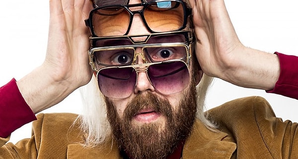 Недавно Óttarr приступил к новому виду деятельности - теперь он не кто-нибудь, а Министр здравоохранения Исландии!