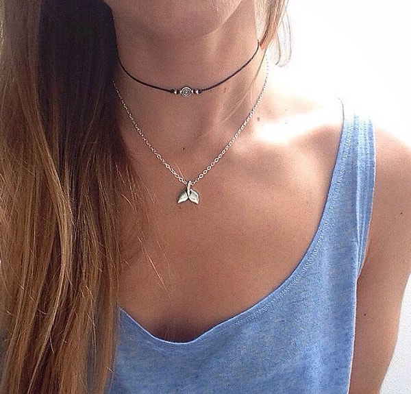 3. Тонкая полоска с серебристой застежкой