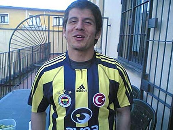 Emre Belözoğlu, 2008 yılında Newcastle United'dan Fenerbahçe'ye transfer oldu ve 4 sezon sarı lacivertli formayı terletti.