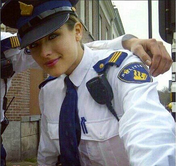 7. Вместе с мечтой пришло и огорчение, ведь девушке пришлось столкнуться с убийствами, жестоким обращением с детьми и суицидом.