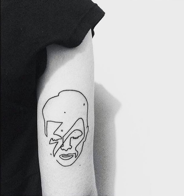 22. David Bowie gibi efsanelerin portresini tek çizgide oluşturmak mümkün ancak yetenek istiyor.👏