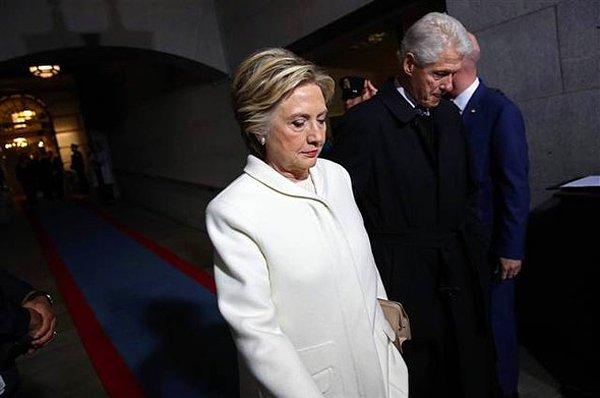Hillary Clinton törene eşi Bill Clinton ile birlikte katıldı