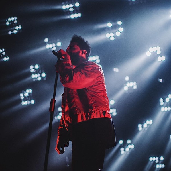 А мы желаем исполнителю новых моделей мерчей и побольше крутых синглов!