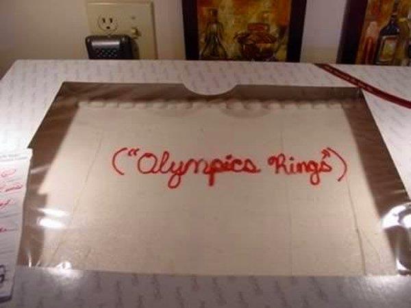 3. "Pastanın üzerinde olimpiyat halkaları olacak" isteğine kelimenin tam anlamıyla dönüş yapan pastaneciye bi alkış
