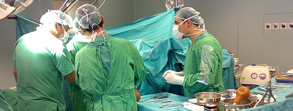 Обман зрения во время операции может привести к плачевным последствиям.