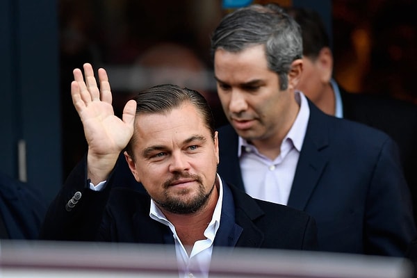 1. К нашему большому "удивлению", Лео выбрал девушку, похожую на своих предыдущих любовниц.