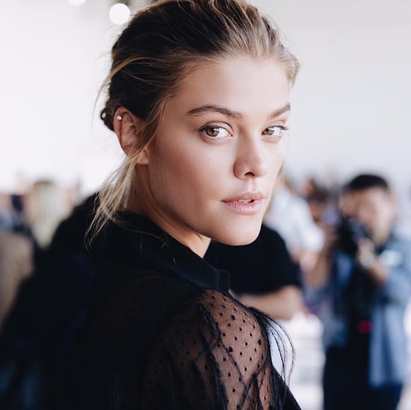 3. Но тут возникла небольшая проблемка: Лео уже давно состоит в отношениях!