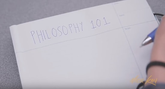 Учитель зашел в класс и поставил на стол перед учениками пустую банку