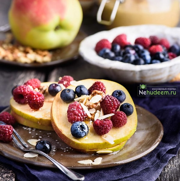 7. Яблочные сэндвичи с арахисовой пастой