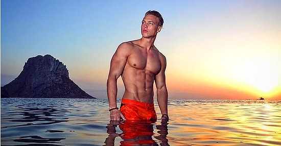 15 мускулистых (и не только) поводов отправиться летом на Ибицу 😉