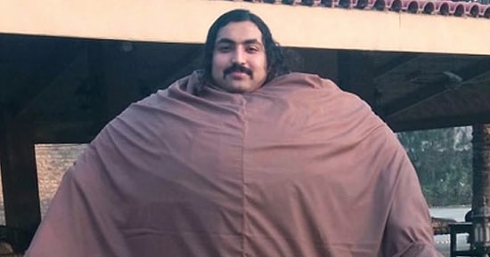 Пакистанский богатырь легко тягает трактор и мечтает покорить весь мир