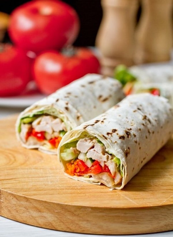 19. Домашний чикен-ролл из лаваша с курицей