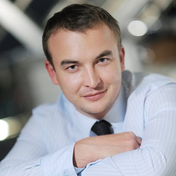 3. Совсем недавно стало известно, что избранником Нюши оказался советник президента Международной федерации студенческого спорта Игорь Сивов.