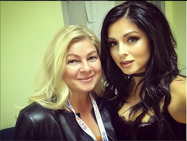 5. По всей видимости, Игорь даже знаком с родителями Нюши.