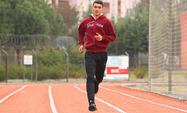 Atletizm Milli Takım Antrenörü Adnan Yahşi, Emir'i ilk gördüğü an 'bu çocuk geleceğin atleti olur' demiş