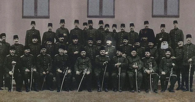 19 Nisan 1909'da Hareket Ordusu ile İstanbul'a girdi.