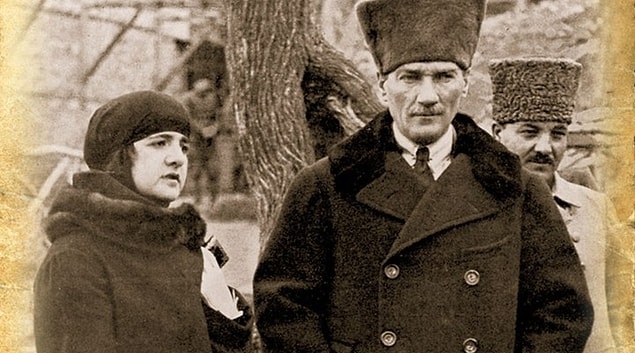 15. Latife Hanım ile olan evliliği 19'un katı olan 912 gün sürdü.