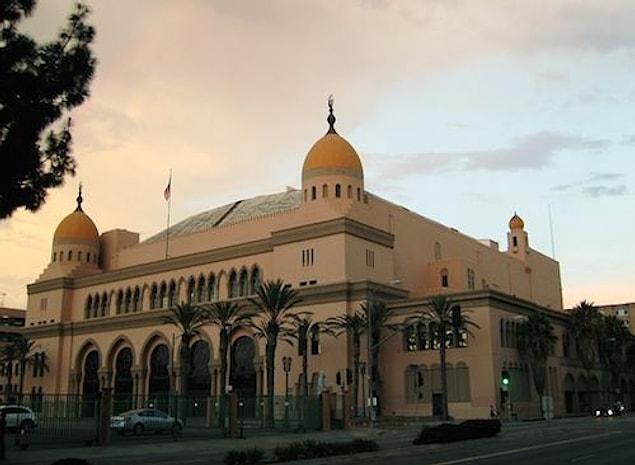 The Academy Awards were held at the Shrine Auditorium in LA, from 1947 to 1948 and eight times between 1988 and 2001. This Shrine also hosted several Grammy ceremonies until 2000 when the Grammys moved to the nearby Staples Center.