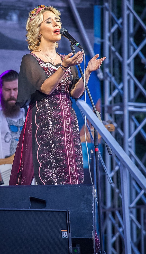 5. Напомним, что еще в декабре прошел слух о том, что Пелагея якобы родила. Однако эта информация оказалась ложной.