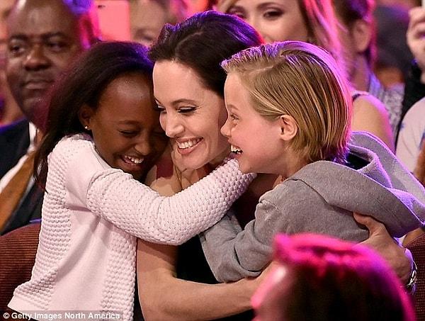 Angelina Jolie ise CNN ile yaptığı bir röportajda Zahara'nın nasıl dünyaya geldiğini bilmediğini söylemişti.
