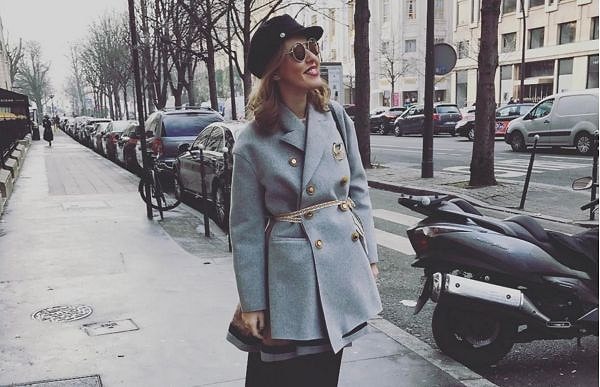 1. Известная телеведущая Ксения Собчак оставила своего новорожденного малыша в Москве, а сама отправилась на парижскую Неделю моды.