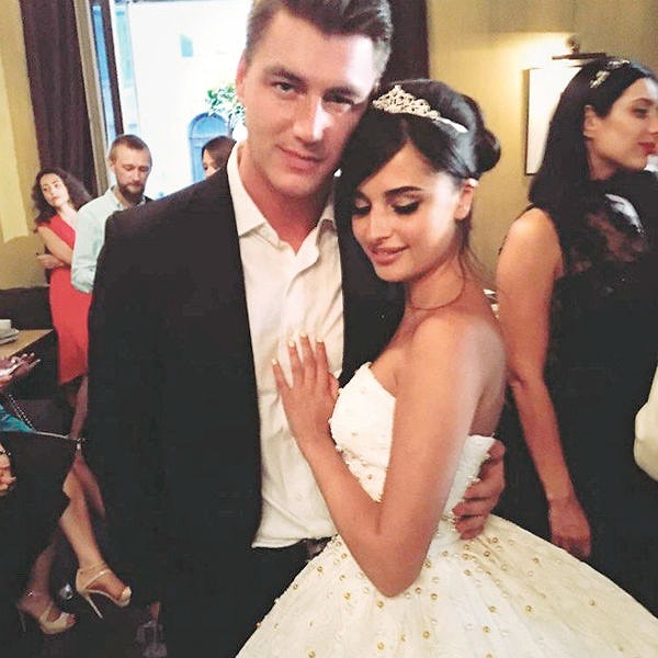 8. Друзья Воробьева говорят, что он невероятно дорожил отношениями с Дианой – не относился так ни к одной другой девушке.