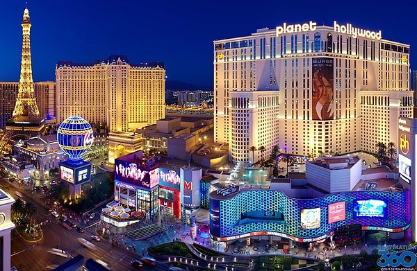 8. Las Vegas Hotel, США, – Небесная вилла Хью Хефнера — $35,450 за ночь.