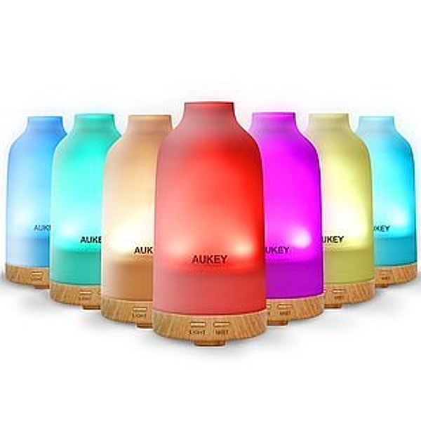 3. Сделайте глубокий вдох и включите ароматический диффузор, меняющий цвета 🌈