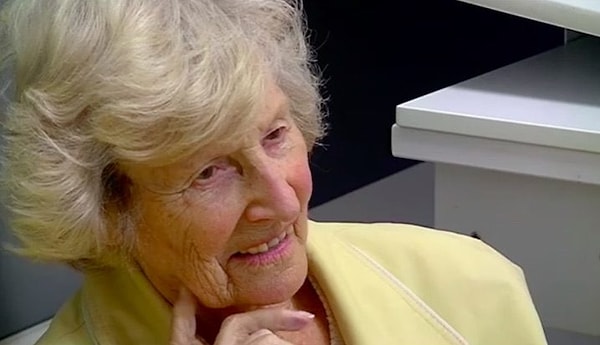 8. У его жены бывают хорошие дни и плохие, и вторые очень печалят Джона.