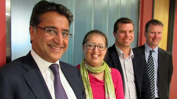 3. После того, как доктора посоветовались с мужем Мелиссы, Крисом, они все же приняли решение извлечь из грудной клетки женщины оба лёгких и надеяться, что аппарат жизнеобеспечения сохранит ей жизнь, пока они будут искать подходящего донора