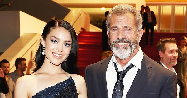 Но отношения с Оксаной не сложились, и Мэл переключился на Розалинду, в которую влюбился с первого взгляда.