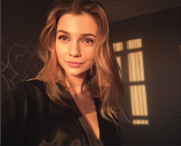 4. Небольшая свадьба для самых близких состоится в июле.