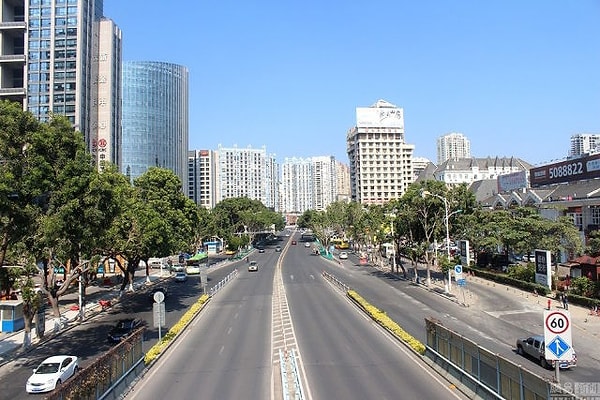 Büyük metropollerde caddelerde araç görmek bile neredeyse imkansız.