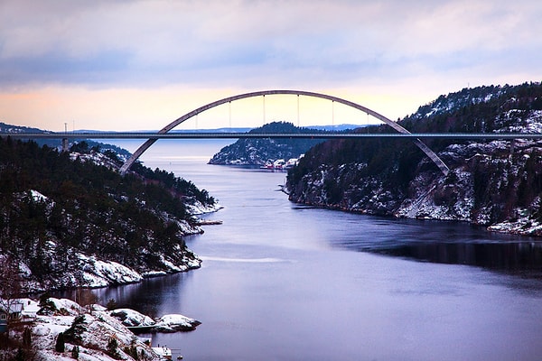 8. Залив Идде-фьорд - между Норвегией и Швецией