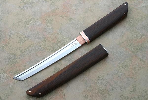 5. Harakiri esnasında karnı yarmak için "tanto" veya "kozuka" adlı geleneksel bıçaklar kullanılır.