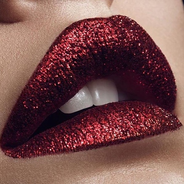 5. Блестящая помада