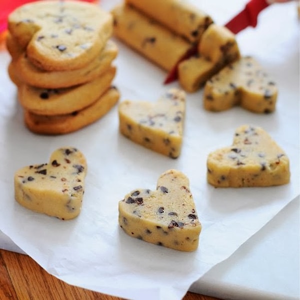 9. Печенья в виде сердечек без формочек для запекания ко Дню Влюбленных